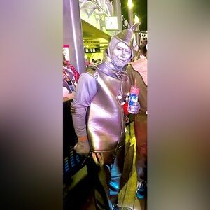 Tin Man from Wizard of Oz! Full costume w/ accessories including ticking heart